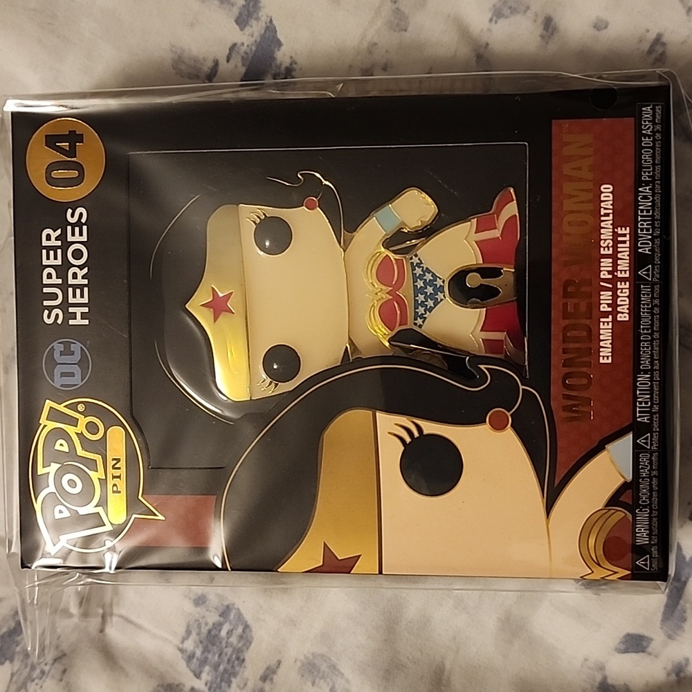 Pop pin dc superheroes wonder woman pin.